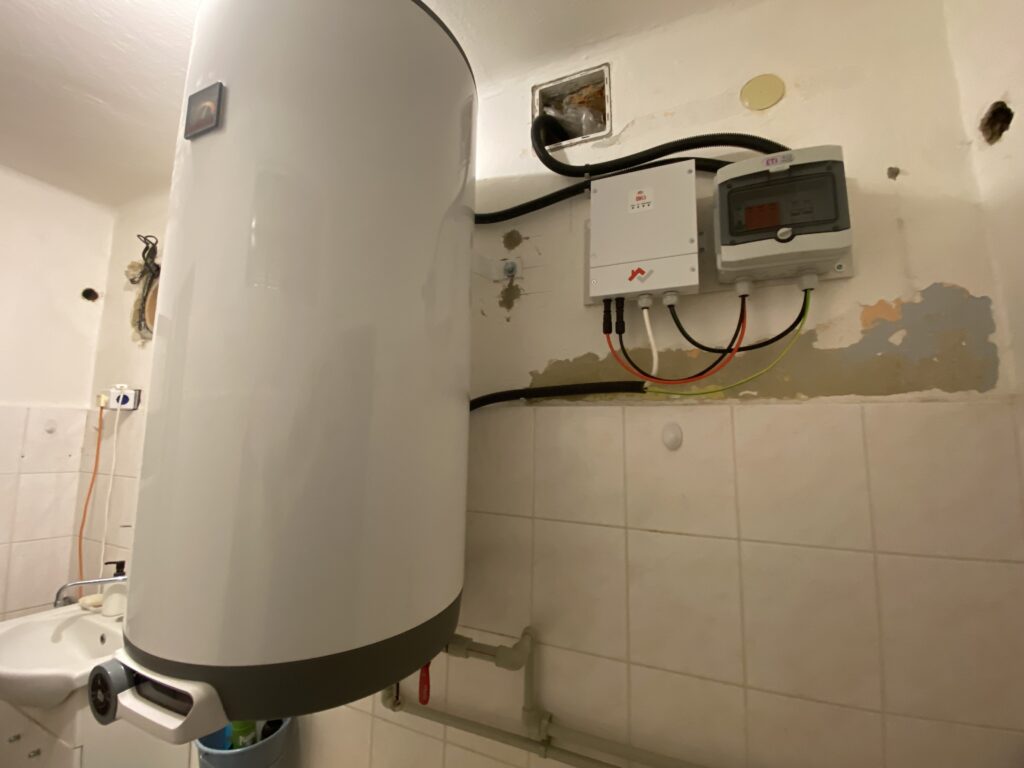 foto bojler střídač