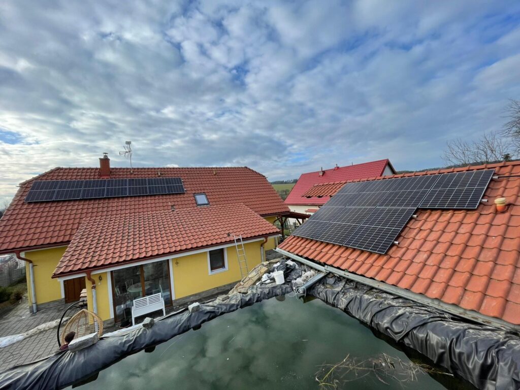 foto střecha - panely